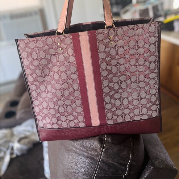 Coach tote pink bag brand new I only used twice it’s in perfect condition! - Picture 1 of 3